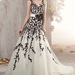 Alfred Angelo Floral Wedding Gown NWT Sz 0